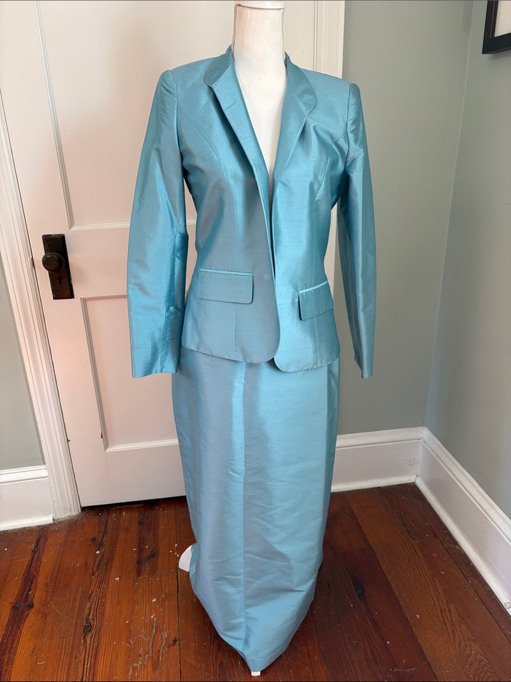 Vintage 1970s Tailored Aqua Satin 100% Silk Blazer & Long Skirt Set Size XS 6